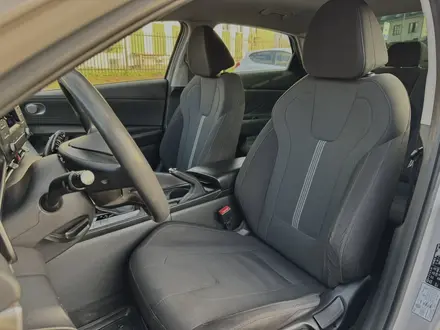 Hyundai Elantra 2022 года за 6 890 000 тг. в Алматы – фото 13