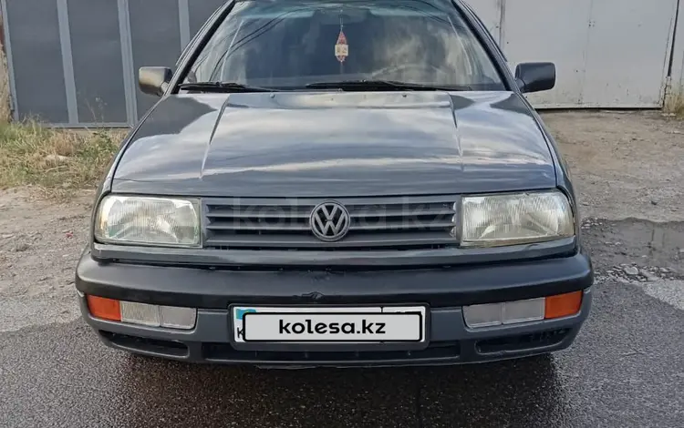 Volkswagen Vento 1993 годаfor1 100 000 тг. в Шымкент