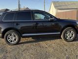 Volkswagen Touareg 2007 года за 6 500 000 тг. в Атырау – фото 4