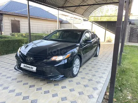 Toyota Camry 2020 года за 12 000 000 тг. в Алматы