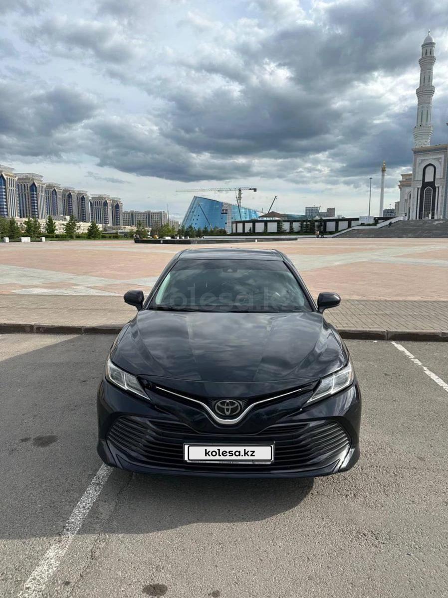 Toyota Camry 2019 г.