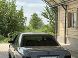 Mercedes-Benz E 220 1994 года за 1 800 000 тг. в Тараз – фото 2