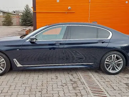 BMW 740 2016 года за 24 000 000 тг. в Алматы – фото 2