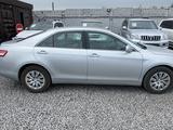 Toyota Camry 2011 года за 7 500 000 тг. в Актобе – фото 2