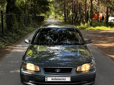 Toyota Camry 2000 года за 3 800 000 тг. в Талдыкорган – фото 5