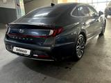 Hyundai Sonata 2022 годаfor13 000 000 тг. в Алматы – фото 4