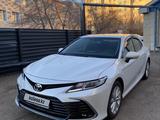 Toyota Camry 2023 года за 16 300 000 тг. в Астана