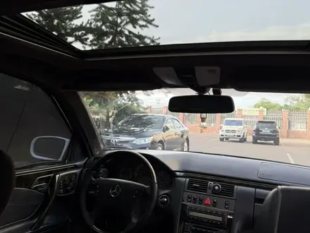 Mercedes-Benz E 320 2000 года за 6 500 000 тг. в Алматы – фото 7