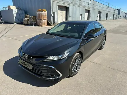 Toyota Camry 2023 года за 12 700 000 тг. в Алматы – фото 3