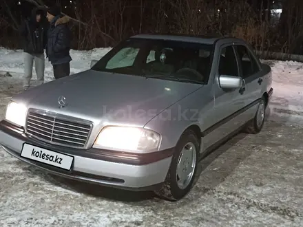 Mercedes-Benz C 180 1996 года за 2 200 000 тг. в Астана – фото 3