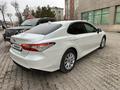 Toyota Camry 2018 года за 11 500 000 тг. в Астана – фото 4