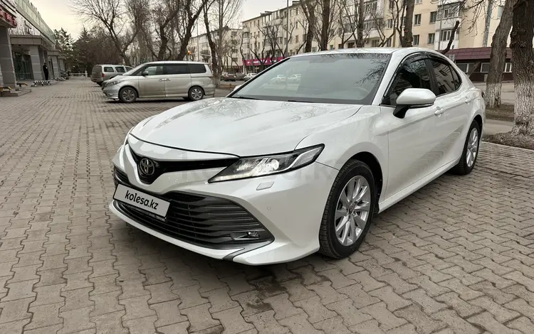 Toyota Camry 2018 года за 11 500 000 тг. в Астана