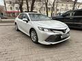 Toyota Camry 2018 года за 11 500 000 тг. в Астана – фото 2