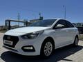 Hyundai Accent 2018 года за 6 750 000 тг. в Актау – фото 2