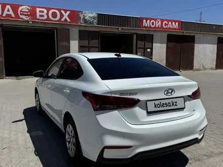 Hyundai Accent 2018 года за 6 750 000 тг. в Актау – фото 6