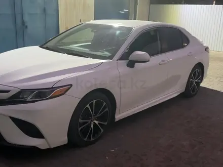 Toyota Camry 2019 года за 8 800 000 тг. в Атырау – фото 6