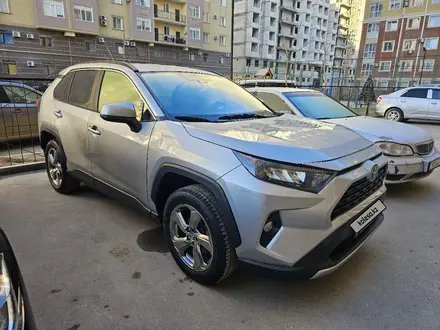 Toyota RAV4 2019 года за 12 700 000 тг. в Актау – фото 5