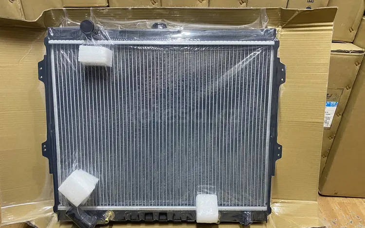 Основной радиатор на Mitsubishi Pajero 3.5 3.0 за 2 500 тг. в Алматы