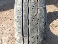 ОДНА шина 225/55 R17 — "Bridgestone Potenza RE002" (Индонезия), л за 25 000 тг. в Астана