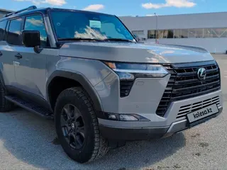 Lexus GX 550 Overtrail Bi Tone