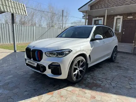 BMW X5 2021 года за 35 000 000 тг. в Алматы