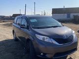 Toyota Sienna 2013 года за 7 400 000 тг. в Атырау – фото 2