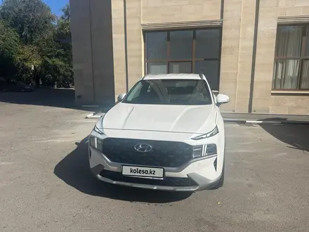 Hyundai Santa Fe 2022 года за 15 700 000 тг. в Алматы – фото 2