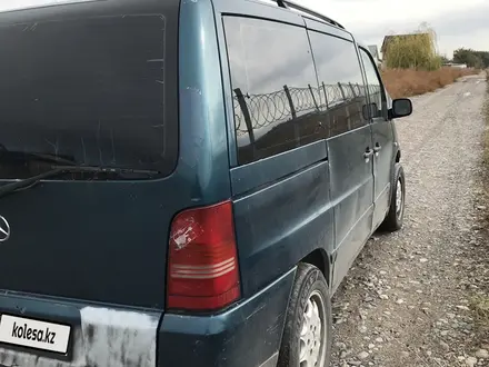 Mercedes-Benz V 230 1997 года за 1 600 000 тг. в Байсерке – фото 2