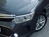Toyota Camry 2015 года за 11 000 000 тг. в Алматы – фото 2