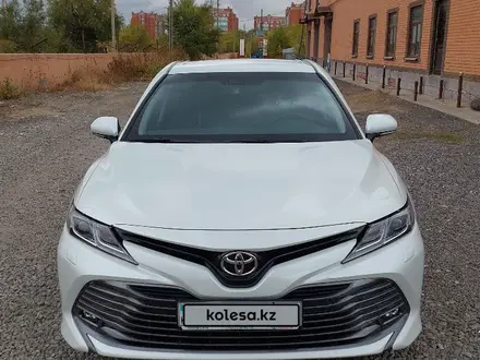 Toyota Camry 2021 года за 14 800 000 тг. в Актобе – фото 10