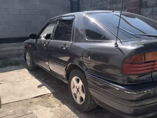 Mitsubishi Galant