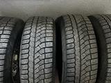 Шипованные зимние шины Viatti 205/65r15 с титановыми дисками BMW R15үшін210 000 тг. в Астана – фото 4