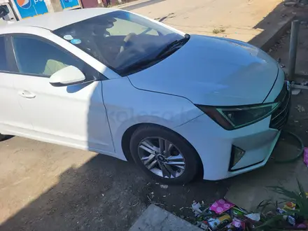 Hyundai Elantra 2020 года за 8 500 000 тг. в Актау – фото 4