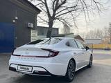 Hyundai Sonata 2023 года за 13 300 000 тг. в Алматы – фото 2