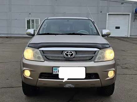 Toyota Fortuner 2006 года за 8 000 000 тг. в Петропавловск – фото 3