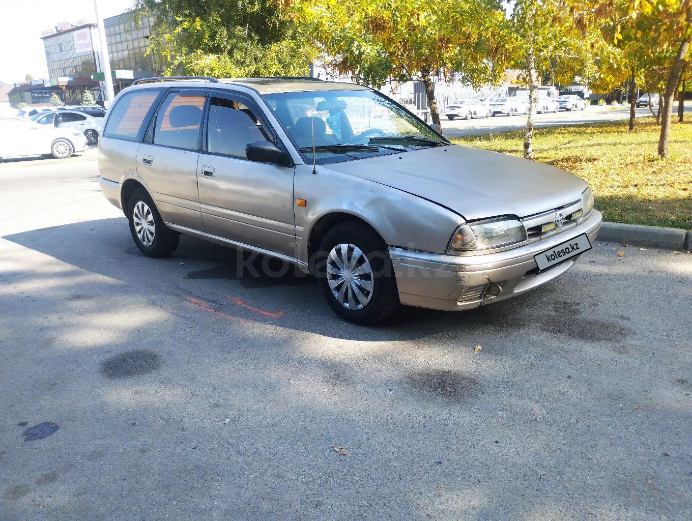 Nissan Primera 1992 г.