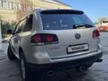 Volkswagen Touareg 2007 года за 8 000 000 тг. в Алматы – фото 20