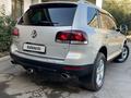 Volkswagen Touareg 2007 года за 8 000 000 тг. в Алматы – фото 21