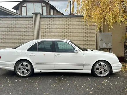 Mercedes-Benz E 55 AMG 2000 года за 13 000 000 тг. в Алматы – фото 2