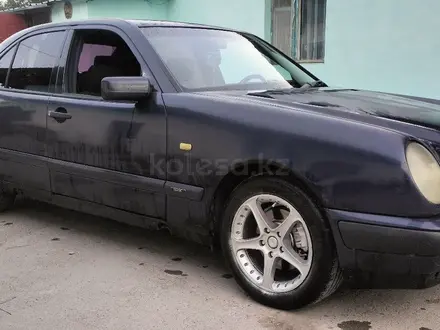Mercedes-Benz E 230 1996 года за 1 150 000 тг. в Алматы – фото 3