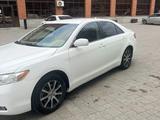 Toyota Camry 2007 года за 5 100 000 тг. в Актобе – фото 2