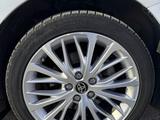 Toyota Camry 2018 года за 13 000 000 тг. в Костанай – фото 5