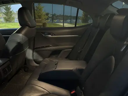 Toyota Camry 2018 года за 11 500 000 тг. в Костанай – фото 8