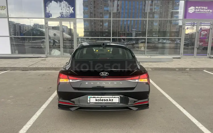 Hyundai Elantra 2021 года за 10 800 000 тг. в Астана