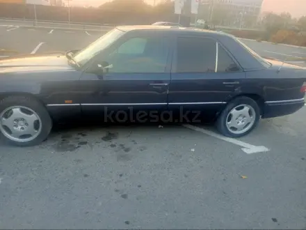 Mercedes-Benz E 280 1995 года за 2 400 000 тг. в Кызылорда – фото 2