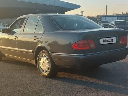 Mercedes-Benz E 280 1997 года за 4 000 000 тг. в Талдыкорган – фото 5