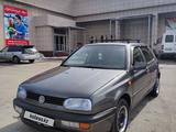 Volkswagen Golf 1994 года за 1 650 000 тг. в Алматы