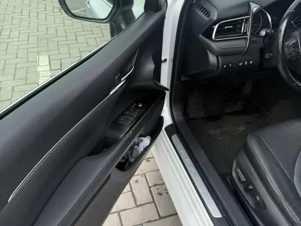 Toyota Camry 2023 года за 16 000 000 тг. в Алматы – фото 22