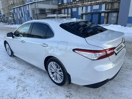 Toyota Camry 2019 года за 14 000 000 тг. в Уральск – фото 9