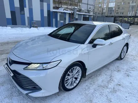 Toyota Camry 2019 года за 14 000 000 тг. в Уральск